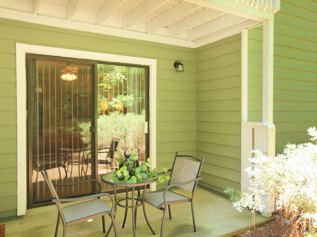 Berkshires at Vinings patio