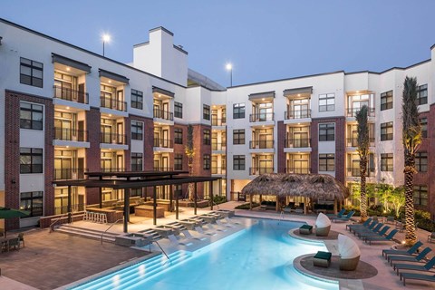 swimming pool at Tinsley on the Park apartments