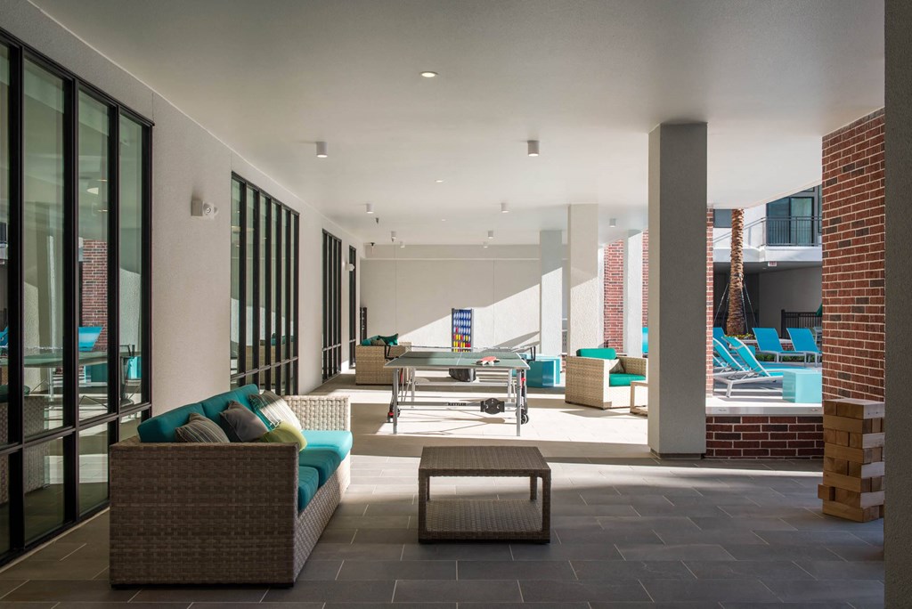 outdoor lounging area at Tinsley on the Park apartments