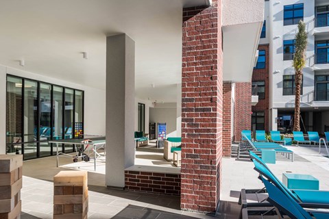outdoor lounging area at Tinsley on the Park apartments