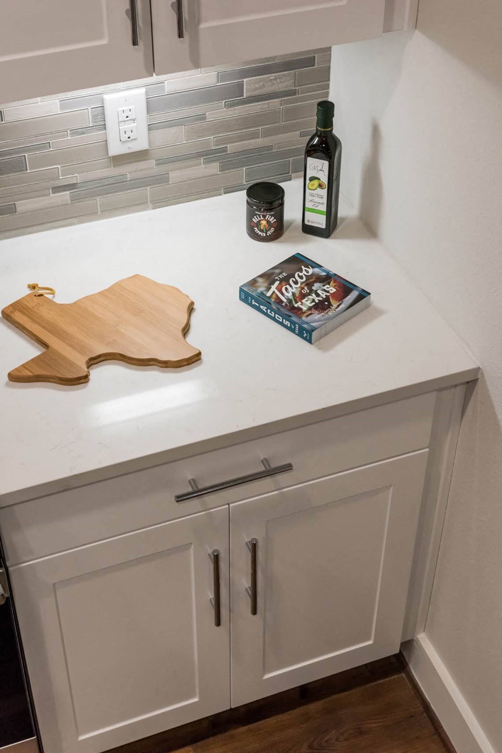 kitchen counter at Tinsley on the Park apartments