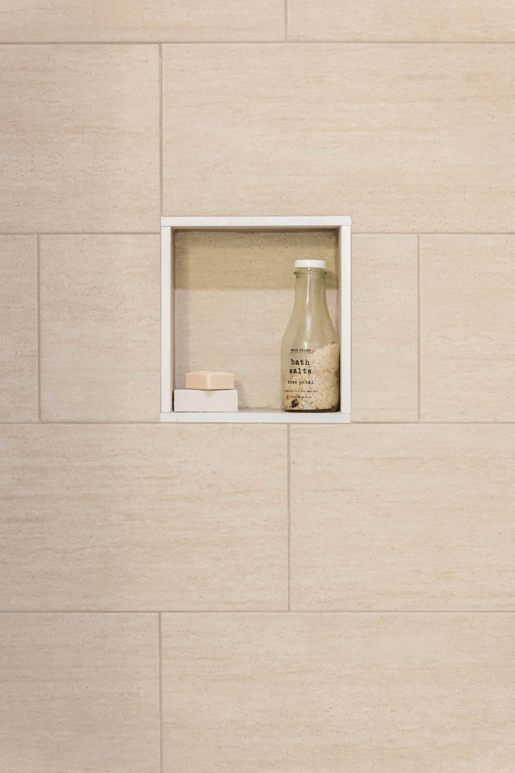 tiled tub surrounds at Tinsley on the Park apartments