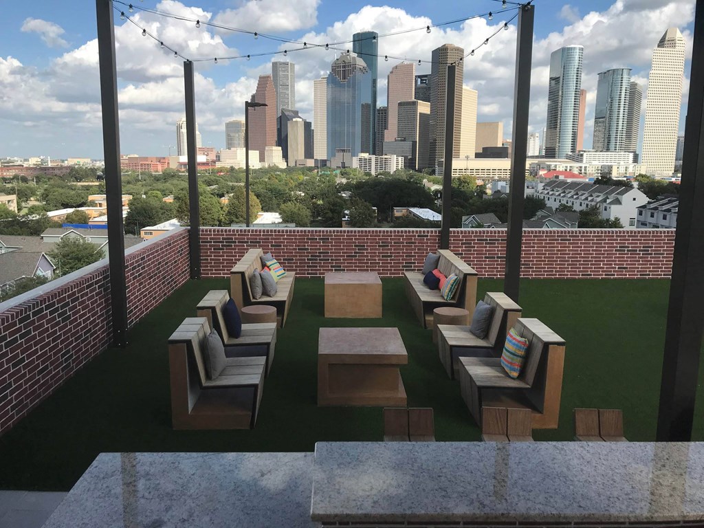rooftop lounging area at Tinsley on the Park apartments