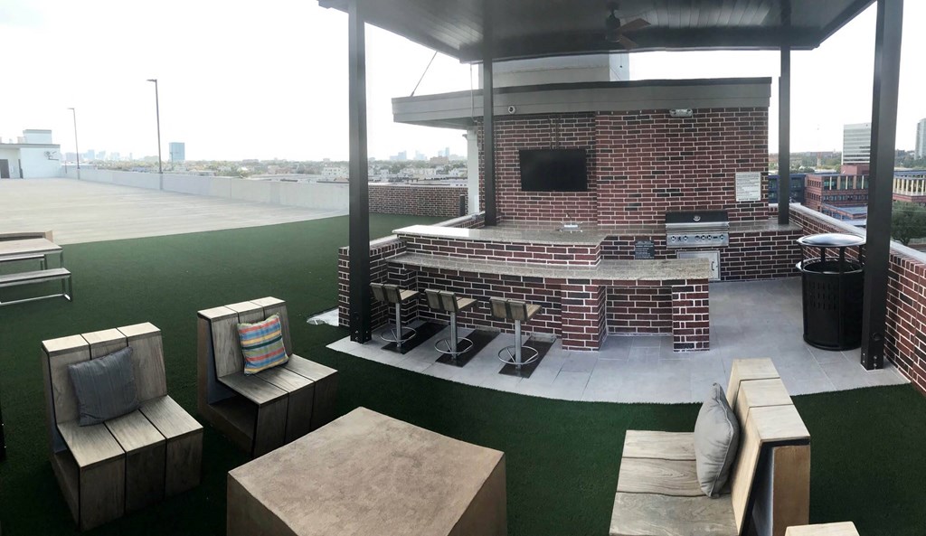 rooftop lounge at Tinsley on the Park apartments