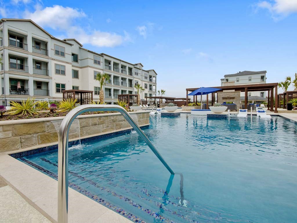 Swimming pool at Park at Bayside, Rowlett, TX