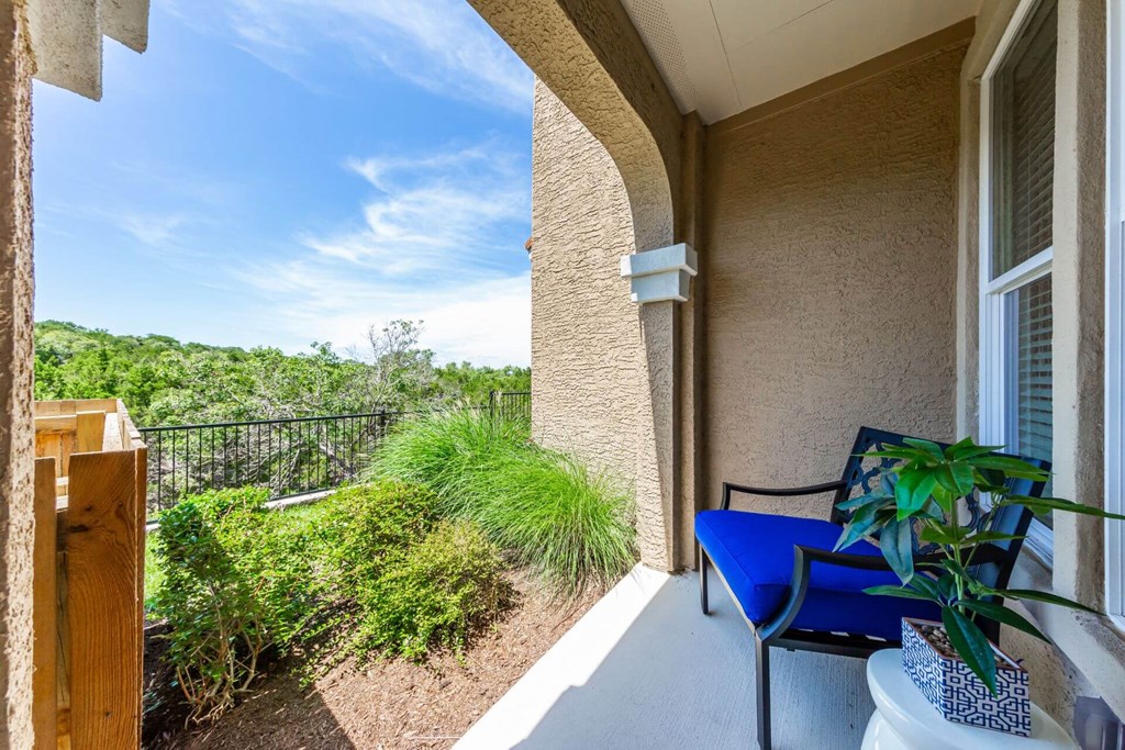 Spacious Patio With Sitting Arrangements at Berkshire Lakeway, Lakeway, Texas
