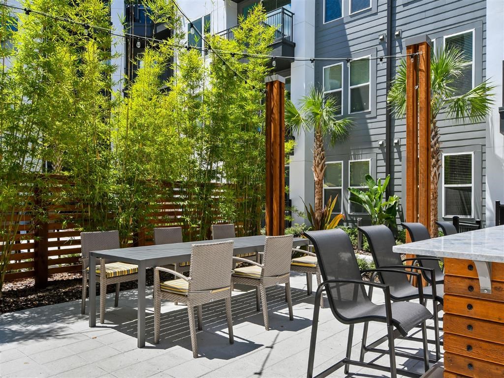 Outdoor Dining Area at Berkshire Winter Park, Florida, 32789
