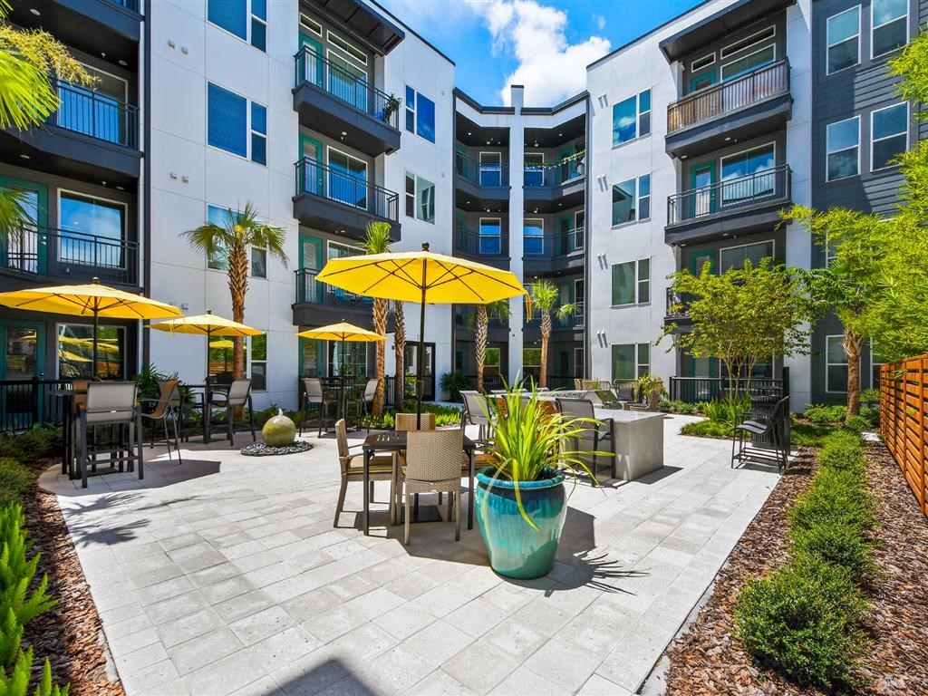 Outdoor Living Areas at Berkshire Winter Park, Florida