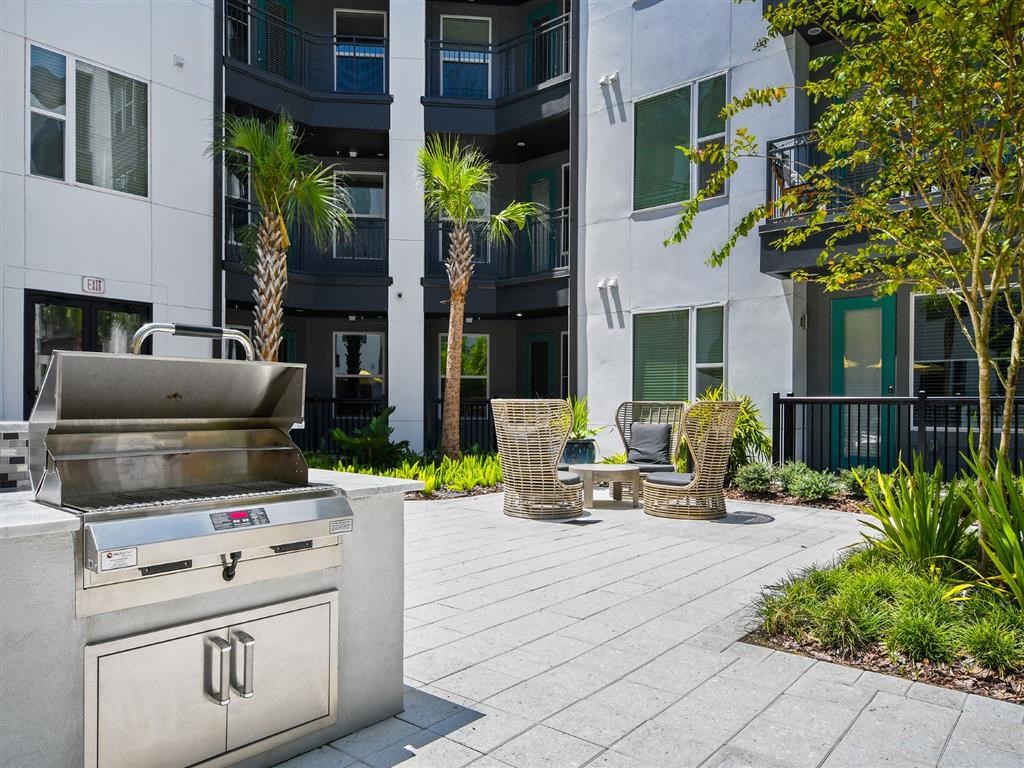 Outdoor Grill at Berkshire Winter Park, Winter Park, Florida