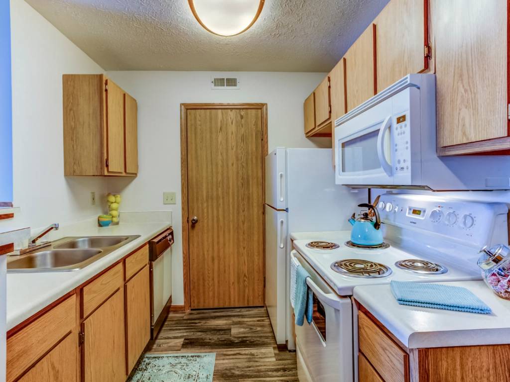 Fully Equipped Kitchen at Lake Forest Apartments, Ohio