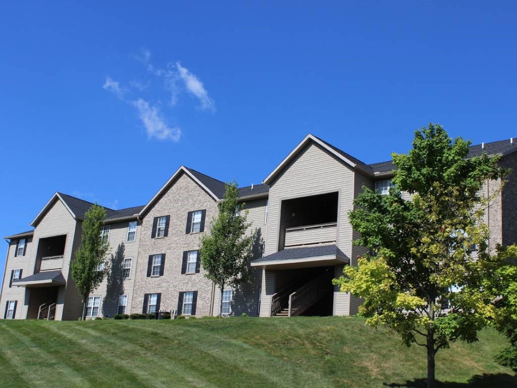 Property Exterior at Lake Forest Apartments, Westerville