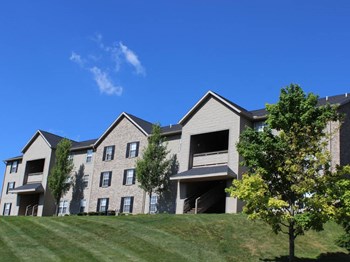 Property Exterior at Lake Forest Apartments, Westerville - Photo Gallery 11