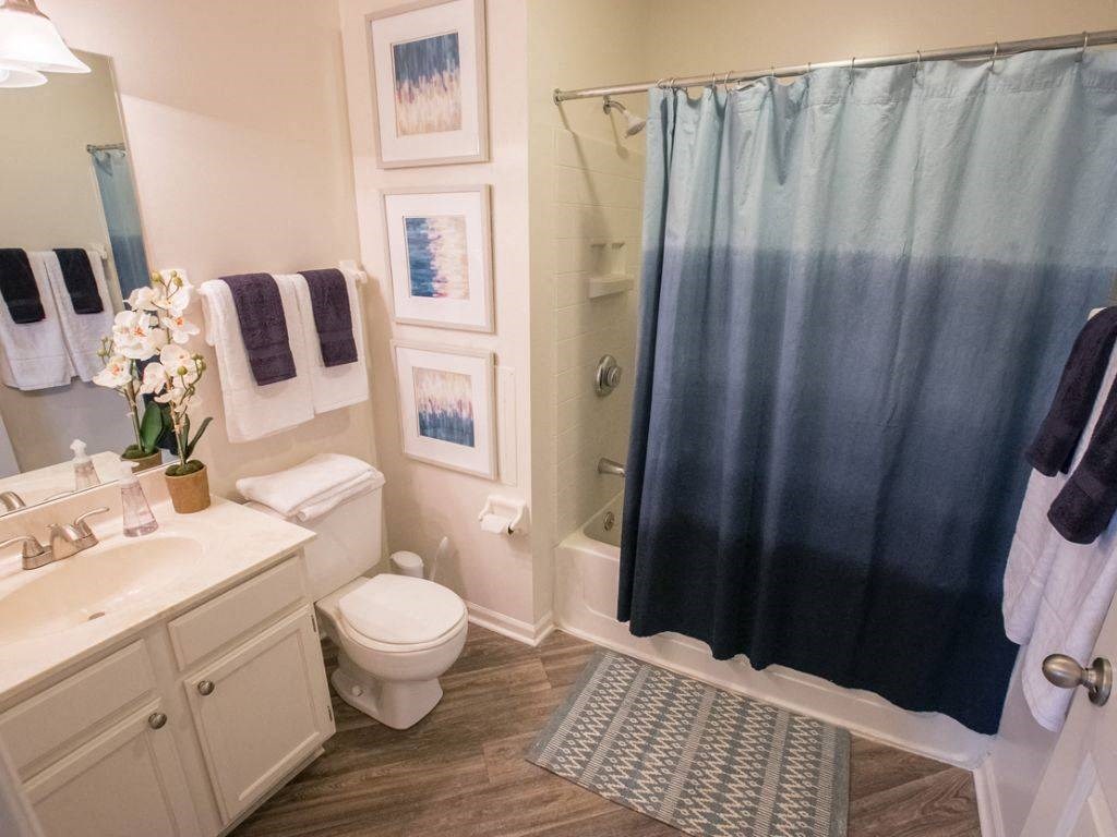 Spacious bathroom Kensington Grove apartments Westerville, Oh