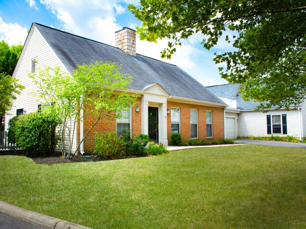 Building view Kensington Grove apartments Westerville, Oh