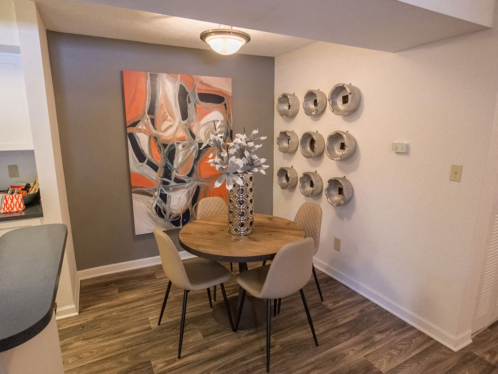 Dining Room at Saw Mill Village Apartments, Ohio