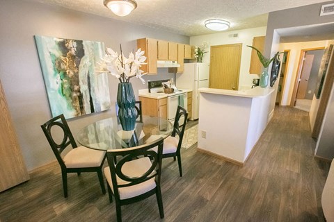Elegant Dining Space at Sterling Park Apartments, Grove City, OH, 43123