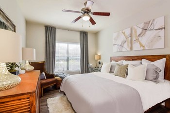 Palm Valley apartments bedroom - Photo Gallery 12