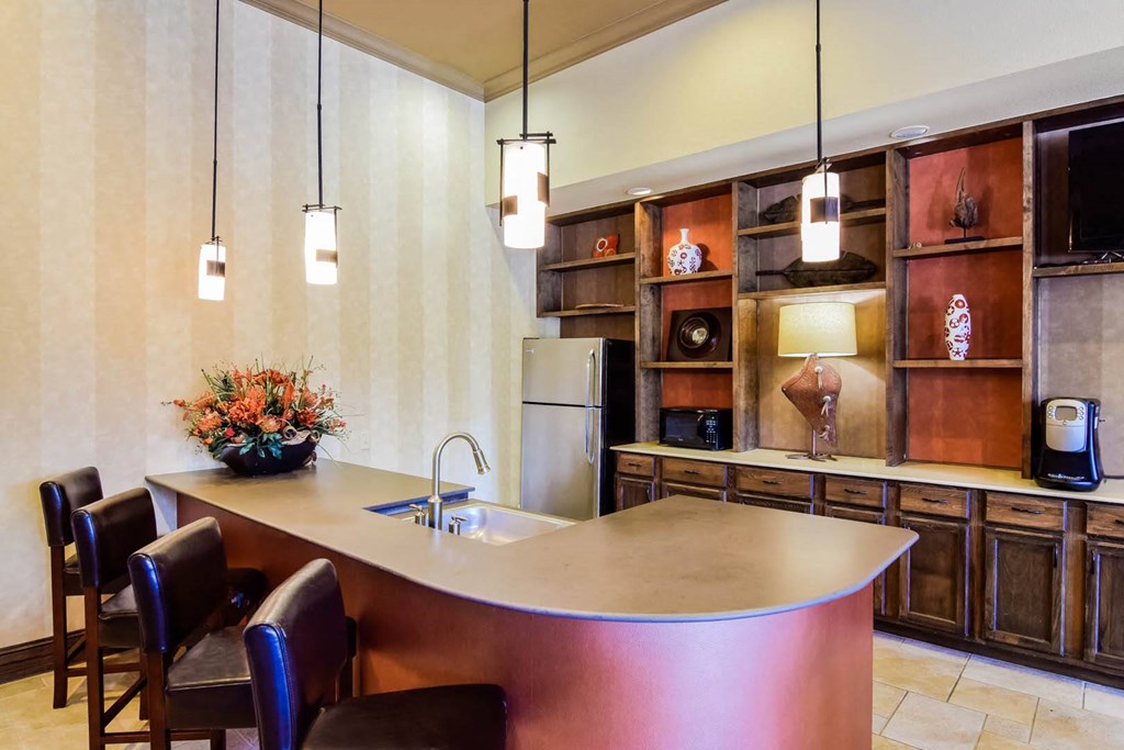 Palm Valley apartments social lounge with entertaining kitchen