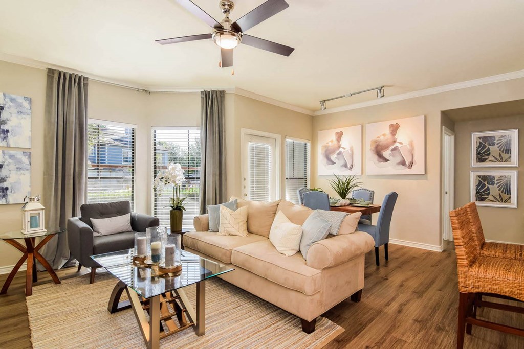 Palm Valley apartments living room with ceiling fan