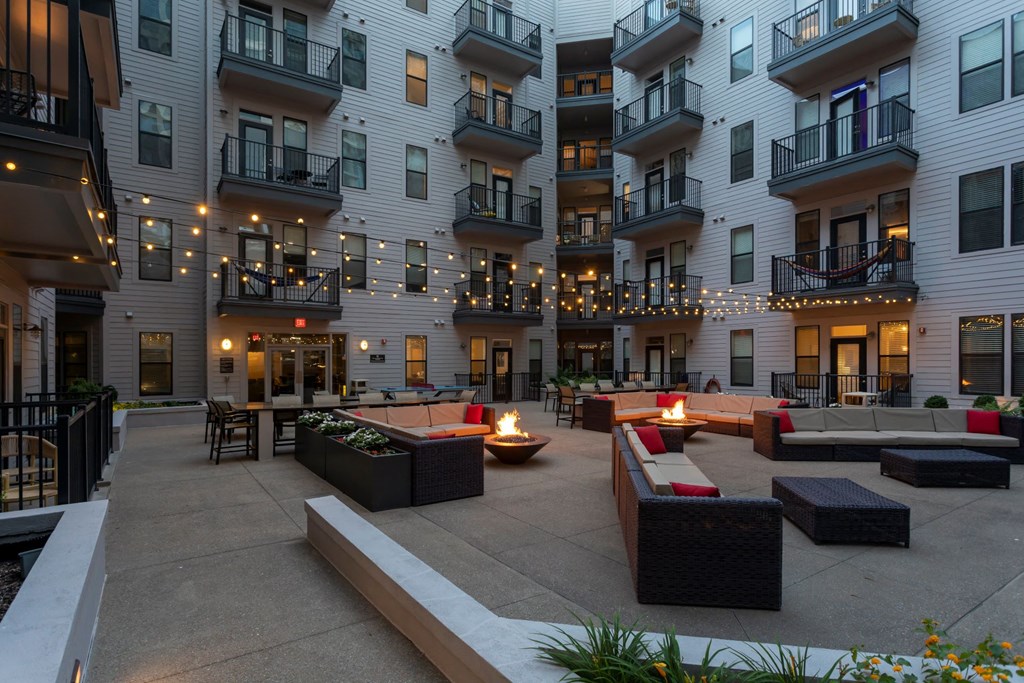 courtyard and fireside retreat at Artisan on 18th, Tennessee