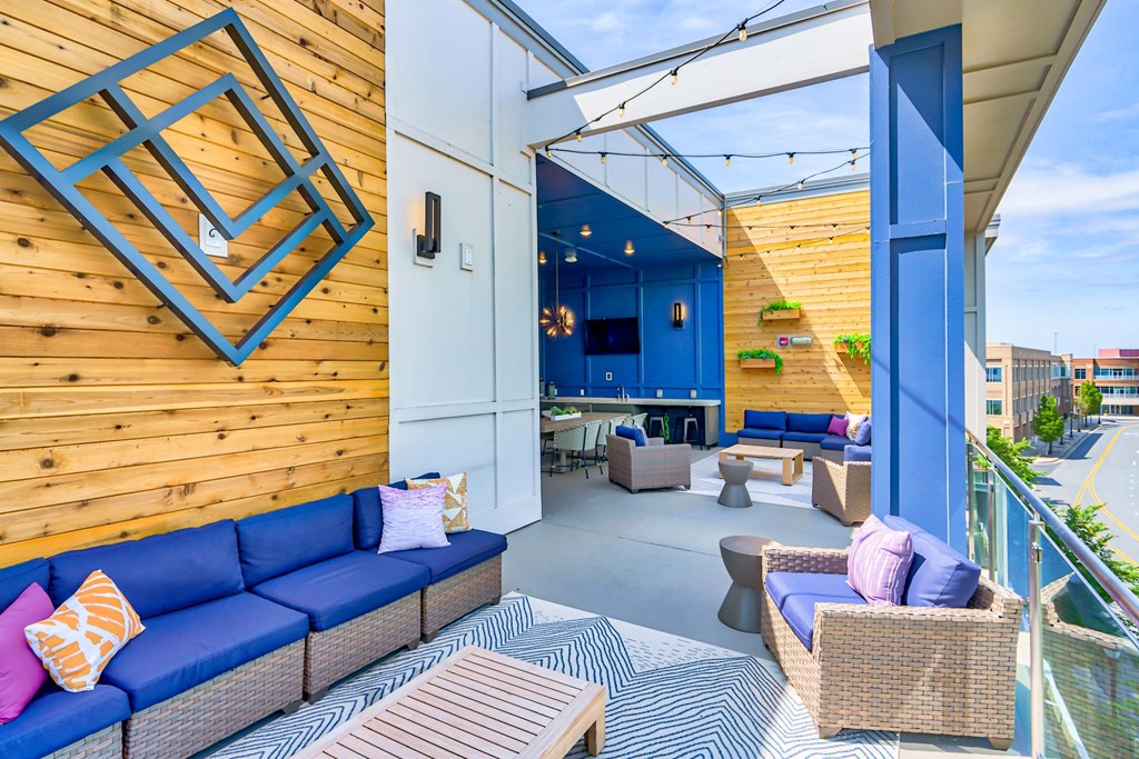 Berkshire Ballantyne apartments rooftop lounging area