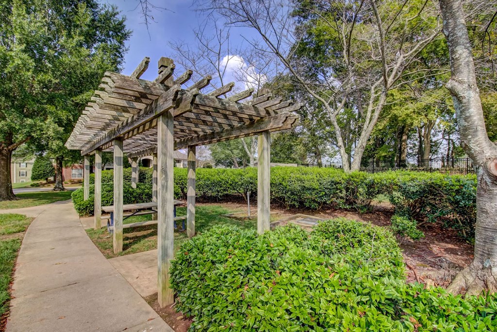 Relaxing outdoor spaces at Wyndchase Aspen Grove in Franklin, TN