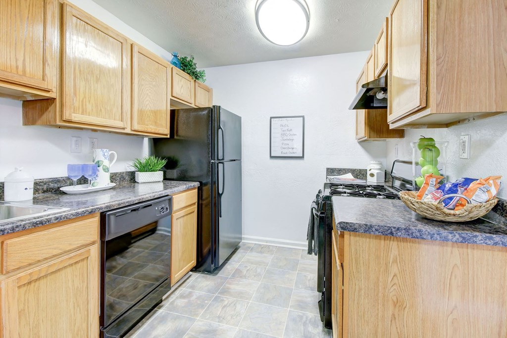 Berkshires at Vinings kitchen