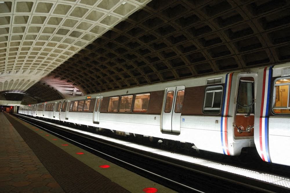Amenities Camp Springs Apartments on the Green Line Metro to DC-MetroPlace at Town Center