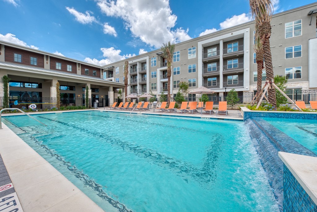 Resort-Inspire Swimming Pool at The Retreat at the Rim
