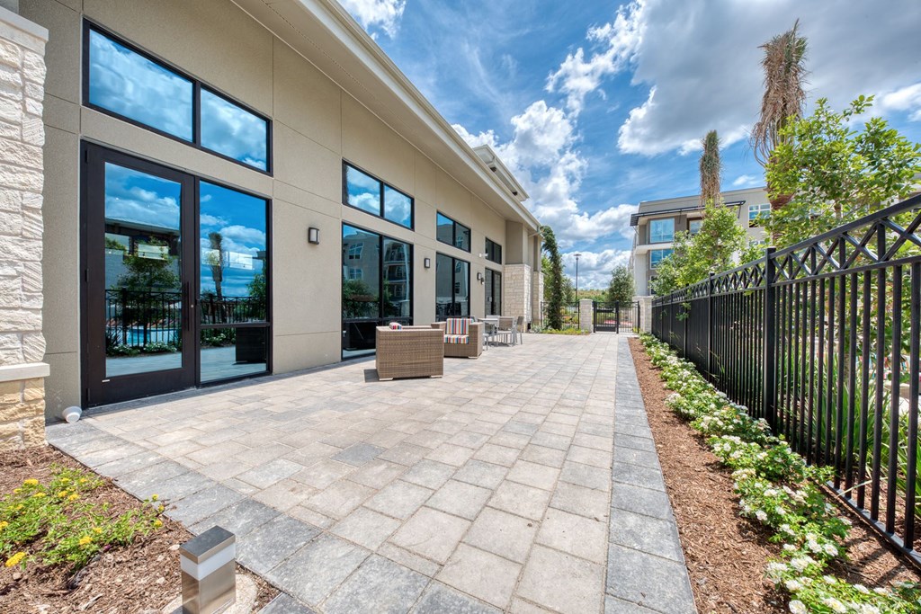 Outdoor Patio at Retreat at the Rim, San Antonio, Texas