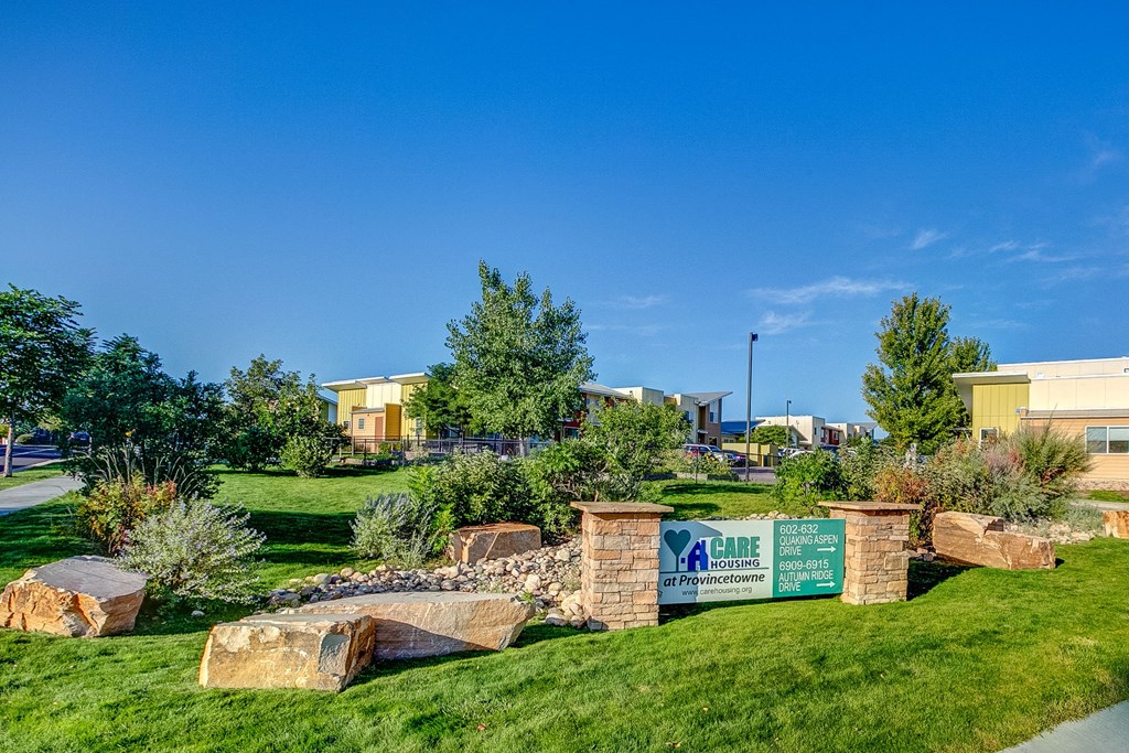 the preserve at ballantyne commons community sign and landscaping