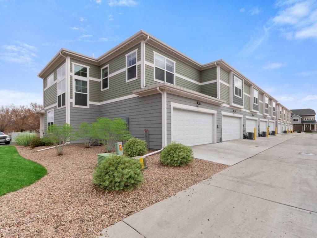 Property Exterior View at Belle Creek Commons, Henderson, 80640