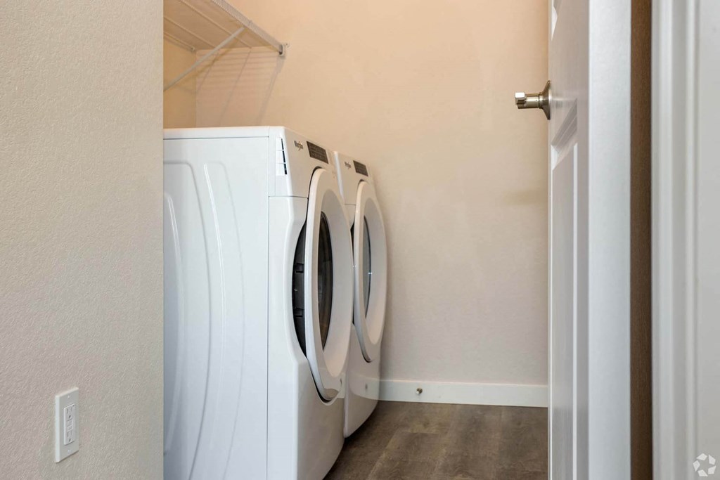 white laundry machines at Palisade Park Townhomes, Broomfield, 80023