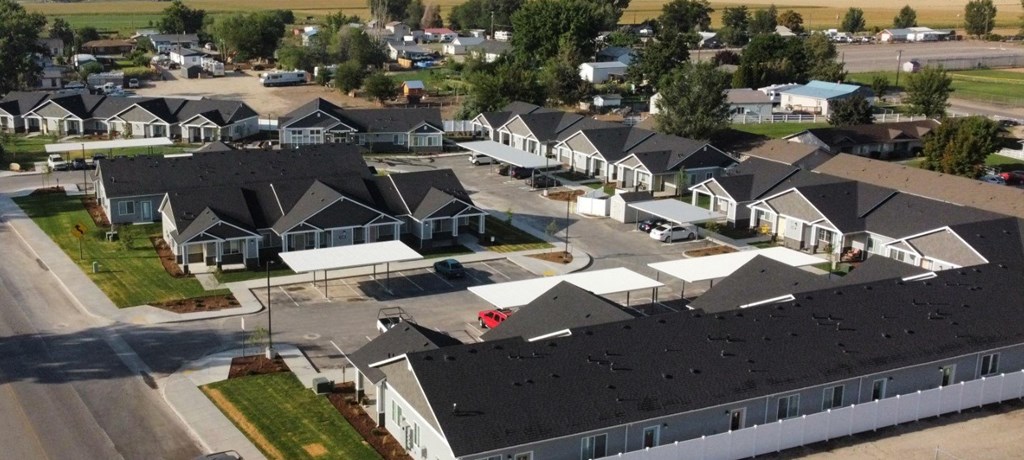 image of Vineyard Cottages Homedale from above showing entire community