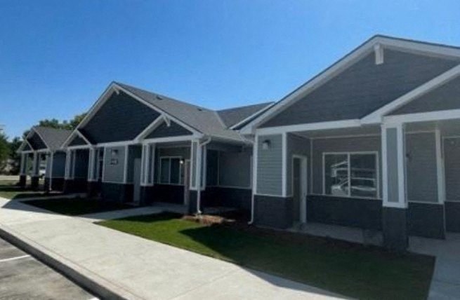 image of the front of units at Vineyard Cottages Homedale