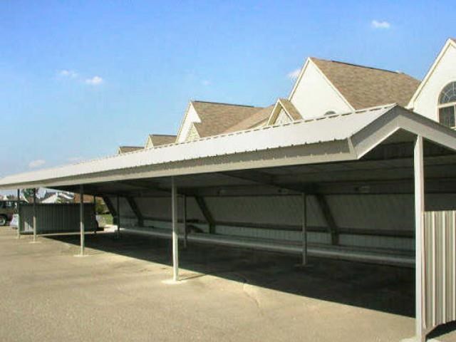 at Brookwood Farms Apartments, Michigan