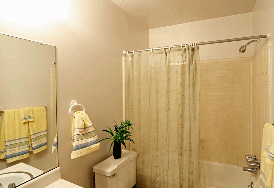 at Farmbrooke Manor, Michigan, 48035