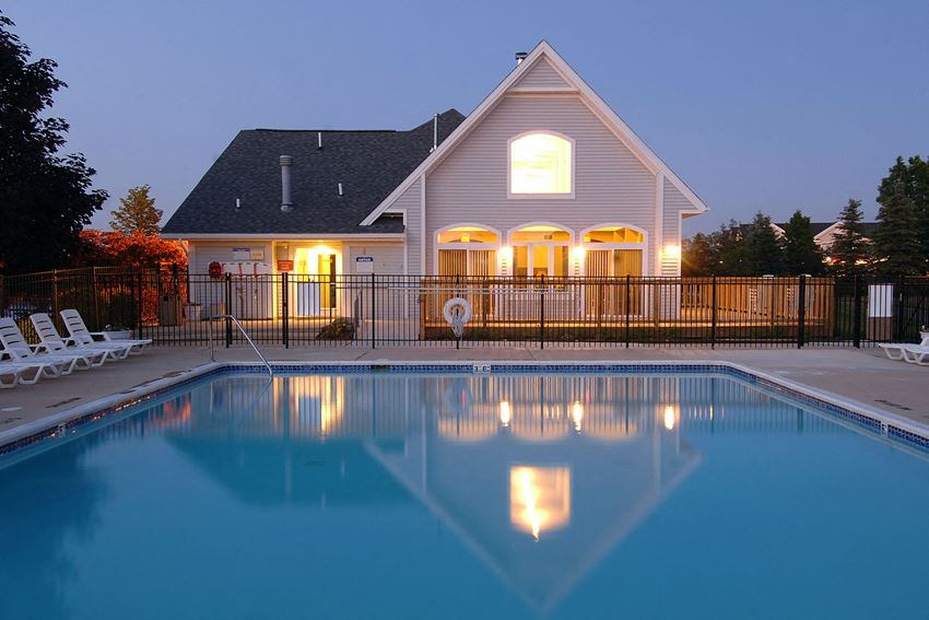 Pool / clubhouse - Photo Gallery
