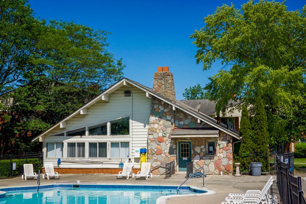 Riverstone Swimming Pool and clubhouse