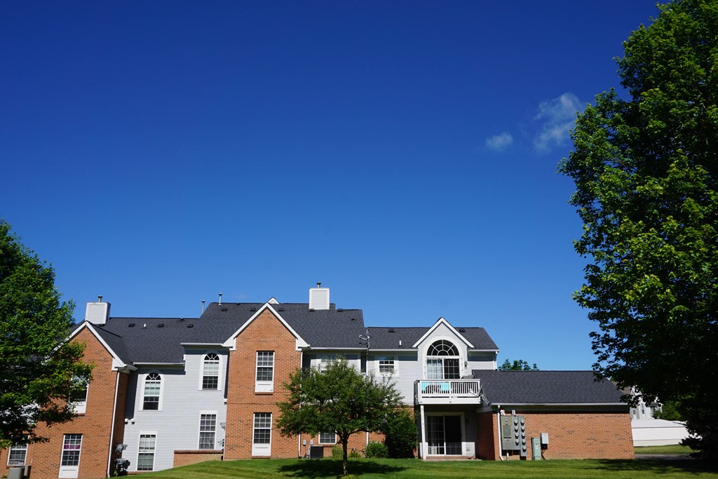 Brookwood Farms, exterior