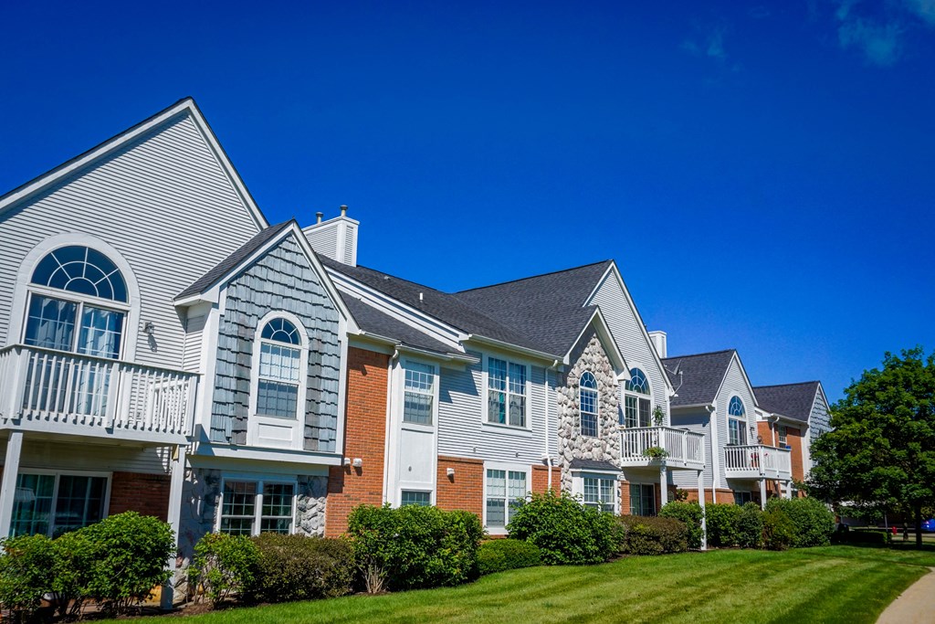 Brookwood Farms, exterior