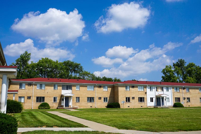Warren Manor Apartments, 21516 Dequindre, Warren, MI RentCafe