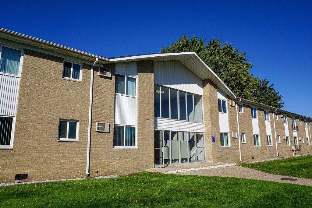 Building at Huntington Club, in Warren, Michigan