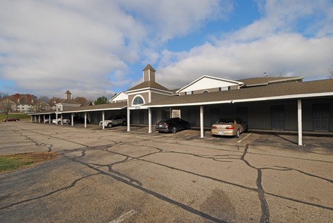 Apartments with a carport in Kalamazoo. Apartments near WMU with a carport