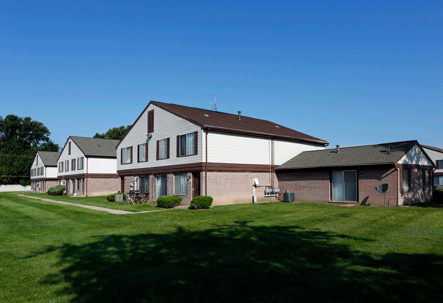 at Farmbrooke Manor, Clinton Twp