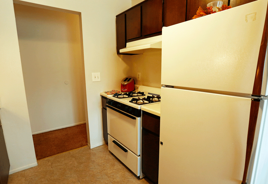 at Golf Manor Apartments, Roseville