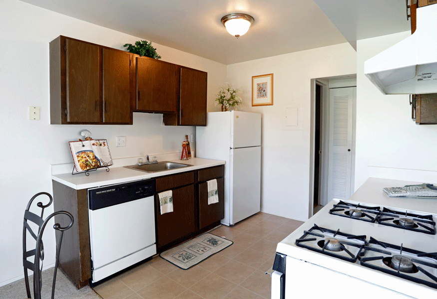 at Farmbrooke Manor, Clinton Twp, MI,48035