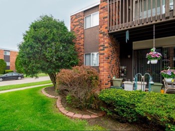 at Carriage House Apartments, Michigan, 48503 - Photo Gallery 2