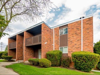 at Carriage House Apartments, Flint, MI - Photo Gallery 3