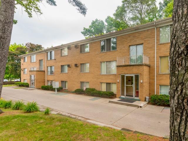 Lakeshore Pointe Apartments 50980 Jefferson New Baltimore Mi Rentcafe